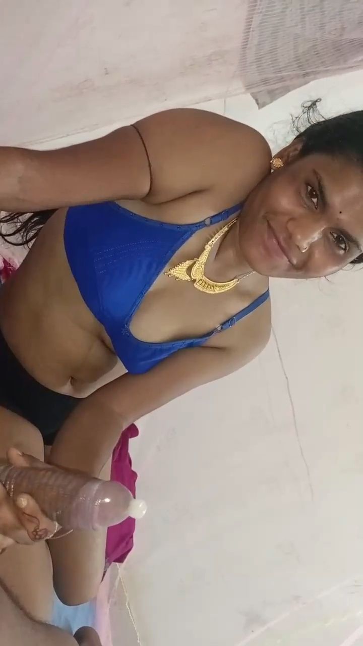 Natural Desi Homemade Blowjob And Sex By House Owner - DESIMMS69.COM