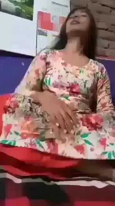 Village girl showing her boobs 