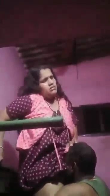 Village bhabhi pussy eating 