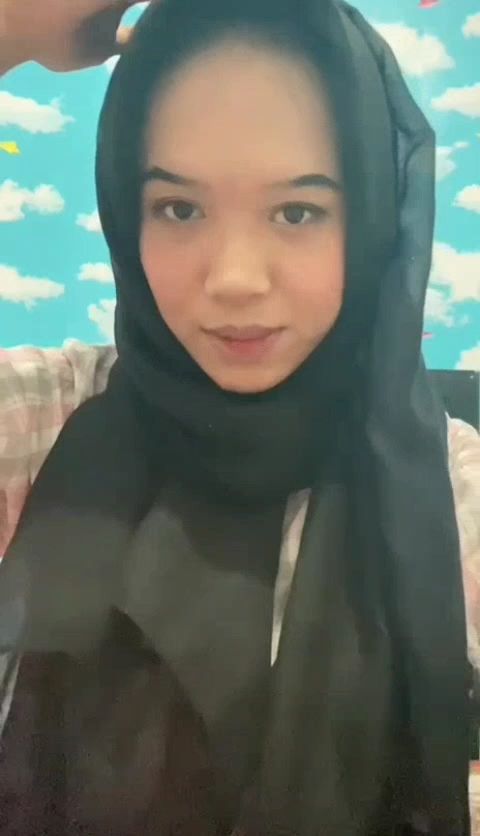 Hijabi girl 