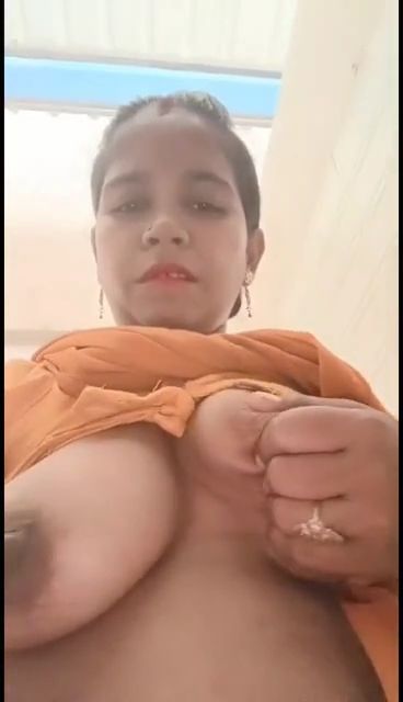 Desi bhabhi boobs pressing 