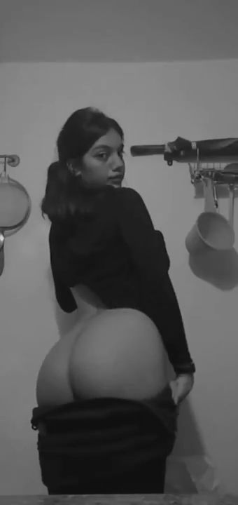 Indian girl ass show 