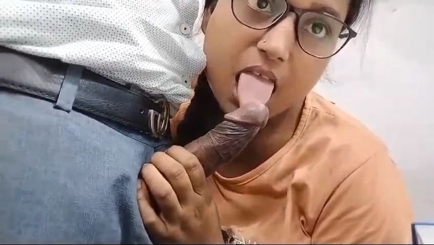 Desi bhabhi blowjob 