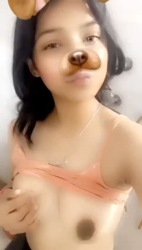 Snapchat girl boobs show 