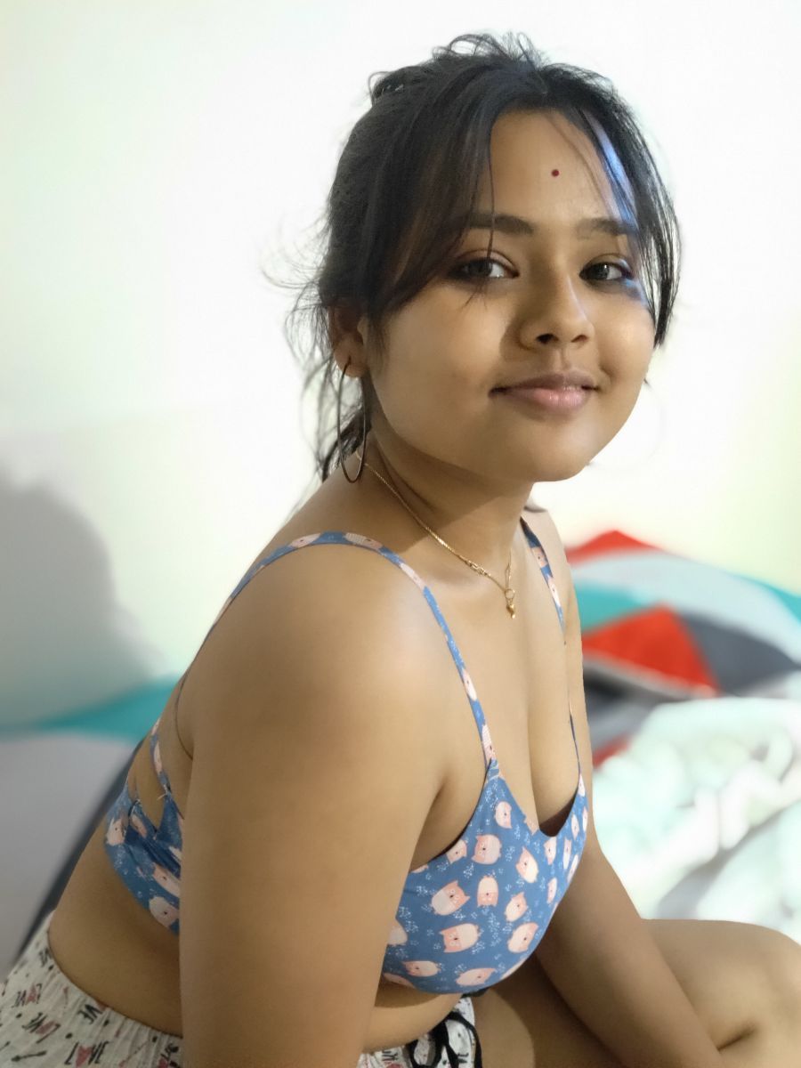 Indian girl beautiful boobs show 