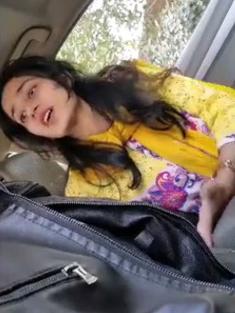 Pakistani Girl blow job in car