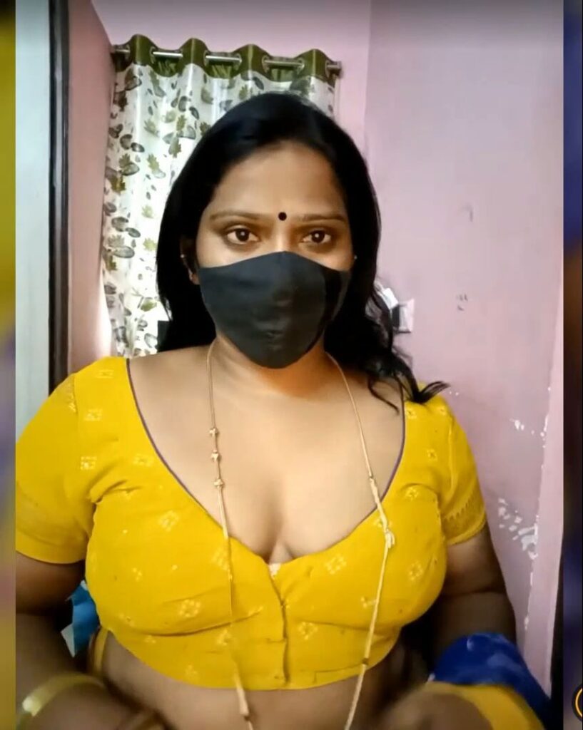 Telugu Ammmu boobs show 