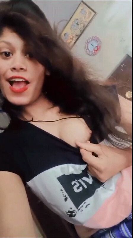 Indian girl boobs show